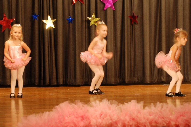 2012/05(May)/Sydney's Dance Recital/800x600_2012-05-12-Sydney's Recital-30.jpg